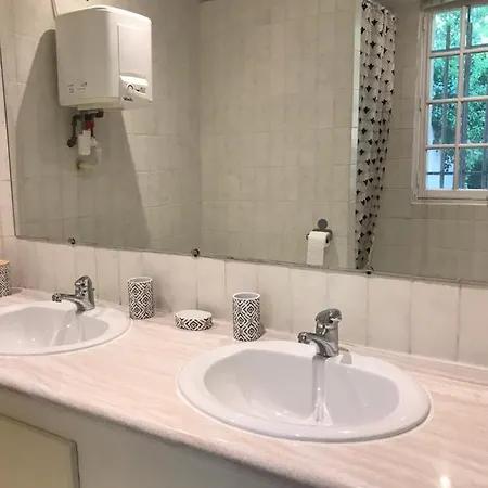 Le Clos De La Tour Hébergement de vacances *